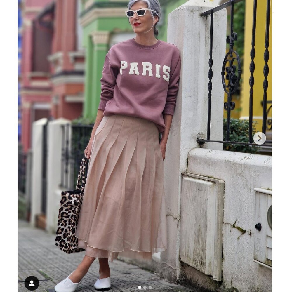 Zara Dusty Rose Sweatshirt with Beige Pleated Midi Skirt